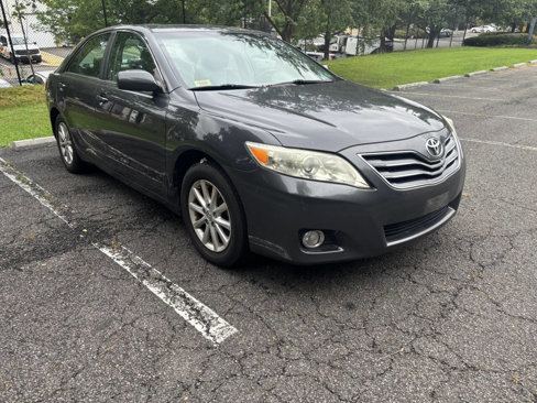 Used 2011 Toyota Camry XLE image 3