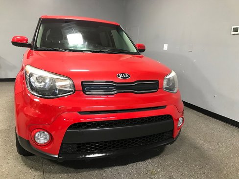 Used 2017 Kia Soul + image 8
