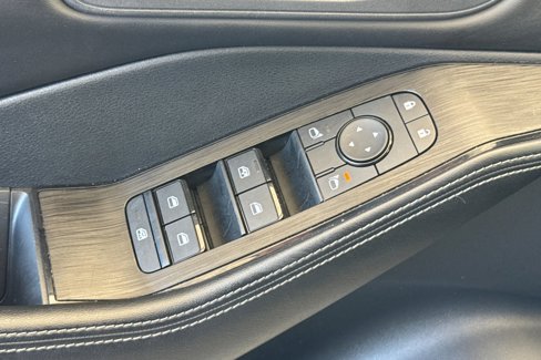 Used 2024 Nissan Rogue SV image 13