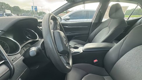 Used 2020 Toyota Camry LE image 12