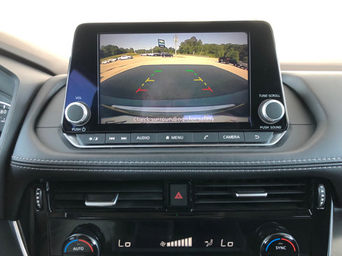 Used 2023 Nissan Rogue SV image 10
