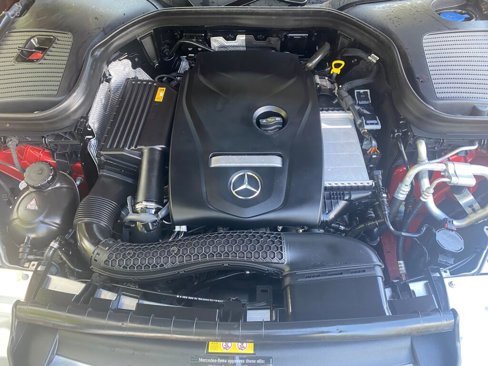 Used 2018 Mercedes-Benz GLC 300 4MATIC image 24