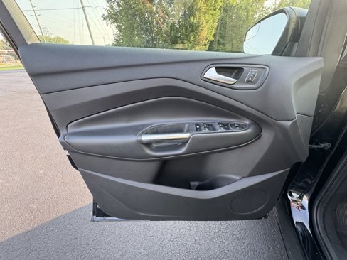 Used 2018 Ford Escape SE w/ SE Sport Appearance Package image 12