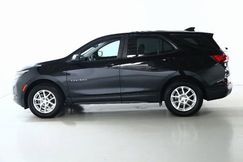 Used 2022 Chevrolet Equinox LS image 36