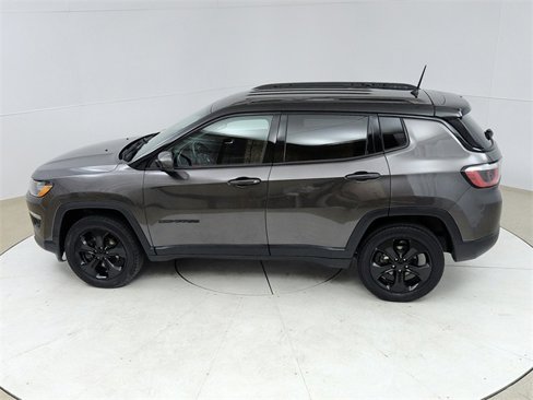 Used 2018 Jeep Compass Latitude image 16