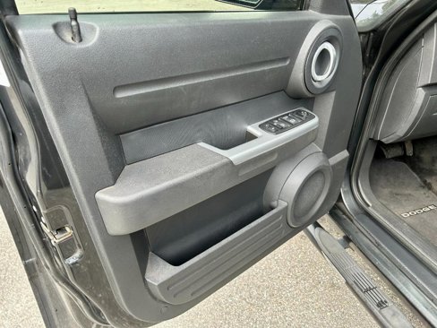 Used 2011 Dodge Nitro Shock image 15