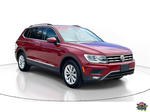Used 2018 Volkswagen Tiguan SE w/ Panoramic Sunroof Package image 1