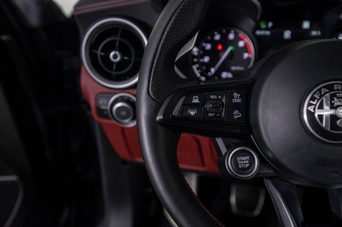 Used 2020 Alfa Romeo Stelvio Ti Sport image 35