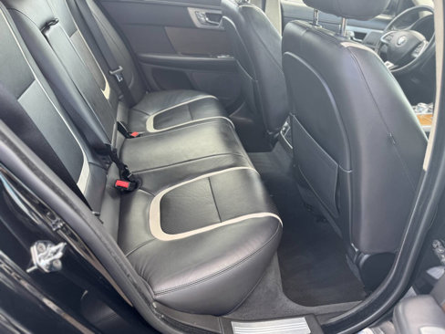 Used 2015 Jaguar XF Portfolio image 25