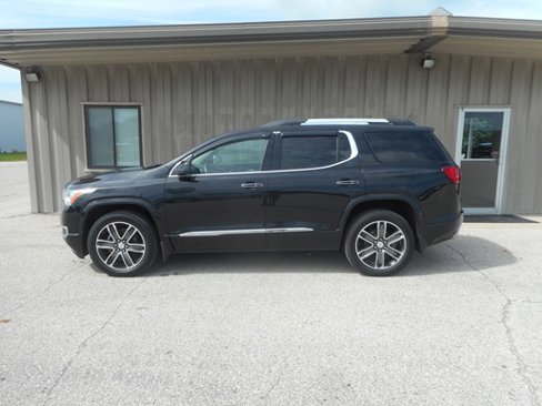 Used 2017 GMC Acadia Denali w/ Technology Package image 1