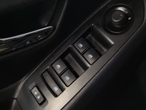 Used 2022 Chevrolet Trax LT w/ LT Convenience Package image 27