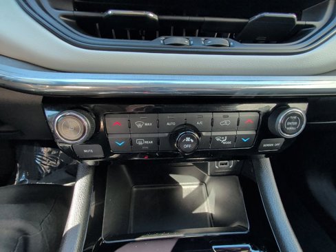 Used 2022 Jeep Compass Limited w/ Sun and Sound Group image 24