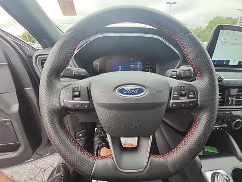 Used 2023 Ford Escape ST-Line image 25