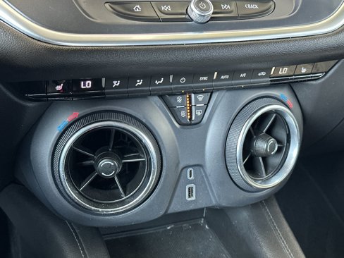 Used 2021 Chevrolet Blazer LT image 23