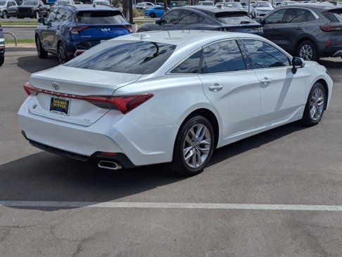 Used 2020 Toyota Avalon XLE image 2