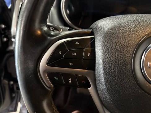 Used 2018 Jeep Grand Cherokee Limited image 12