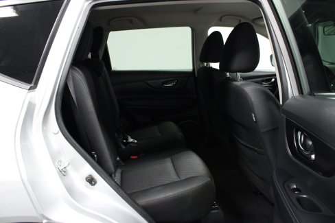 Used 2020 Nissan Rogue SV image 15