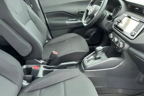 New 2025 Nissan Kicks Play S image 17