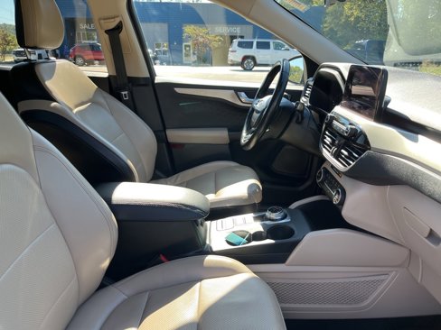 Used 2020 Ford Escape SEL image 8