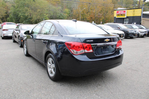 Used 2015 Chevrolet Cruze LT w/ Technology Package image 10