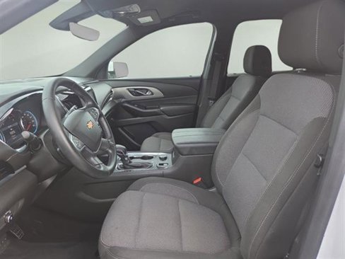 Used 2023 Chevrolet Traverse LT w/ Rear Camera Mirror Package image 30