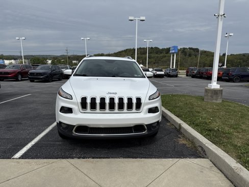 Used 2017 Jeep Cherokee Limited image 8