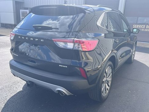 Used 2022 Ford Escape Titanium w/ Class II Trailer Tow Package image 9