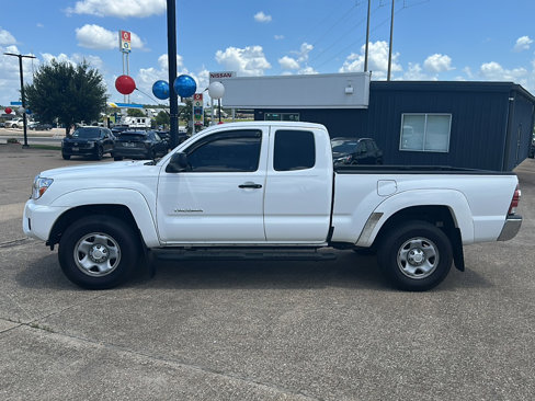 Used 2013 Toyota Tacoma PreRunner image 2