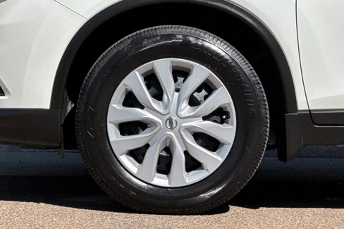 Used 2014 Nissan Rogue S image 11