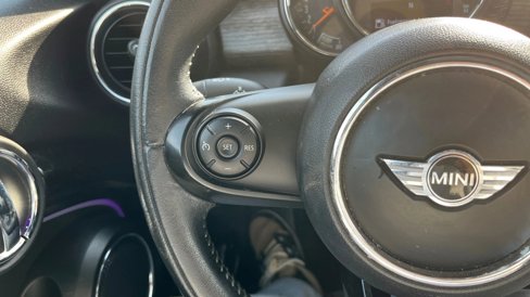 Used 2015 MINI Cooper 4-Door Hardtop image 28