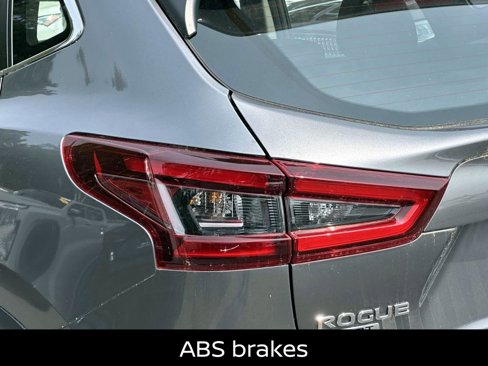Certified 2022 Nissan Rogue Sport SV image 12