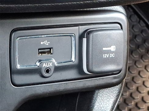 Used 2021 Jeep Renegade Latitude image 27