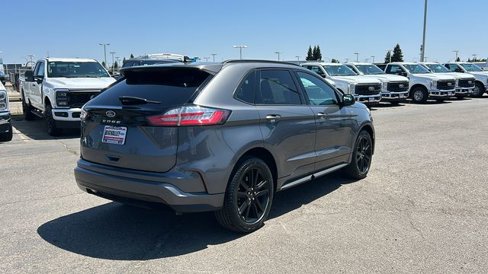 Used 2022 Ford Edge ST-Line image 3