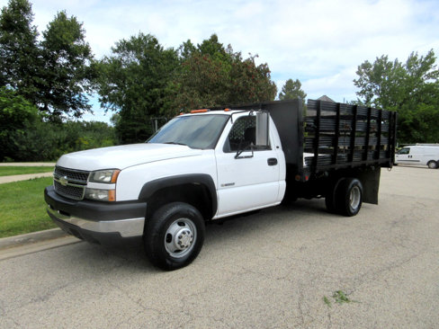 Used 2005 Chevrolet Silverado 3500 2WD Regular Cab image 2