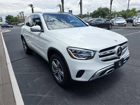 Certified 2022 Mercedes-Benz GLC 300 4MATIC w/ Driver Assistance Package image 4