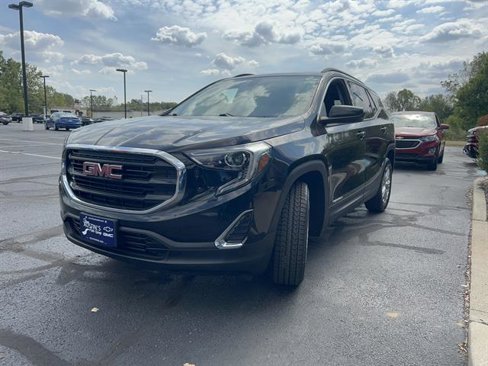 Used 2019 GMC Terrain SLE w/ Driver Convenience Package image 3