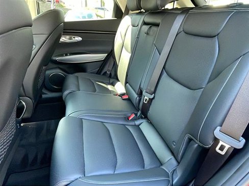 Used 2025 Genesis GV70 2.5T w/ Select Package image 16