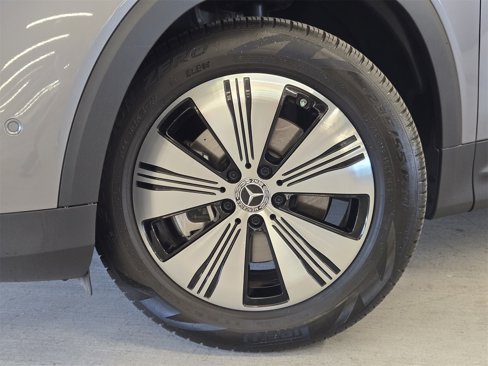 Used 2023 Mercedes-Benz EQB 300 4MATIC image 22
