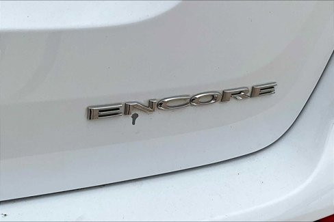 Used 2019 Buick Encore Essence image 28