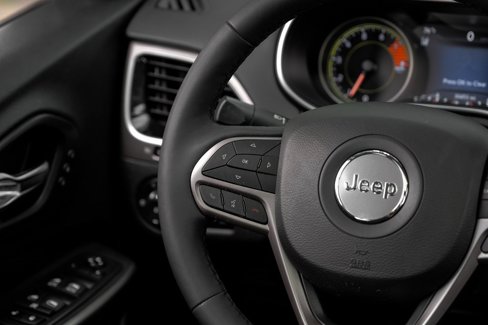 Used 2021 Jeep Cherokee Limited w/ Elite Package image 27