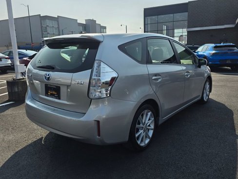 Used 2013 Toyota Prius V image 6