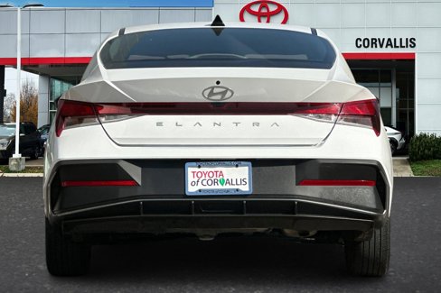 Used 2024 Hyundai Elantra SEL image 5