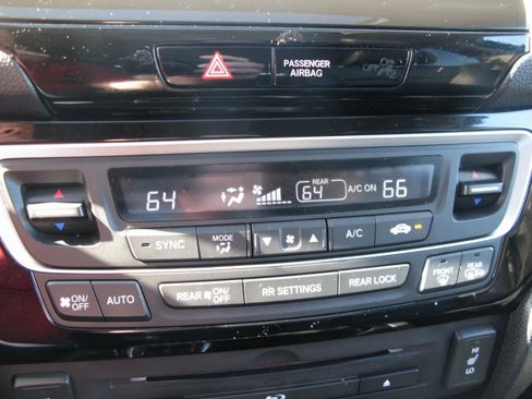 Used 2017 Honda Pilot Touring image 27