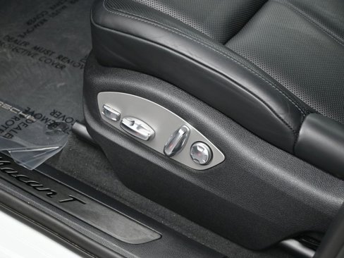Used 2025 Porsche Macan Turbo image 14