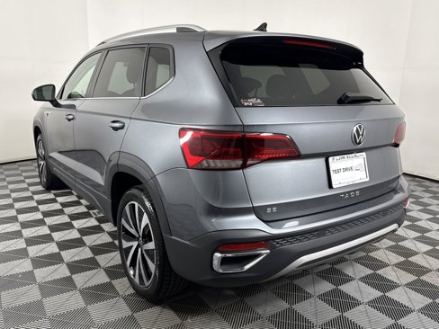 Used 2024 Volkswagen Taos SE image 4