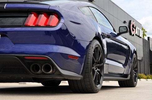 Used 2016 Ford Mustang Shelby GT350 w/ Technology Package image 12