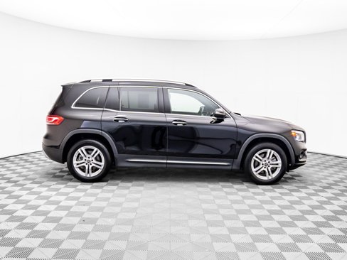 Used 2023 Mercedes-Benz GLB 250 4MATIC w/ Premium Package image 6