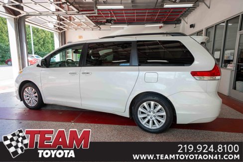 Used 2013 Toyota Sienna Limited image 2