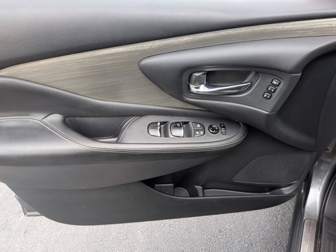 Used 2018 Nissan Murano SL w/ Moonroof Package image 11