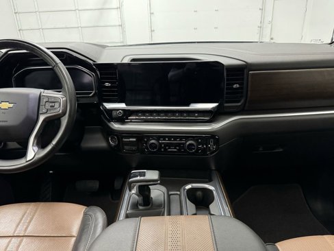 Certified 2024 Chevrolet Silverado 1500 High Country w/ Z71 Off-Road Package image 23